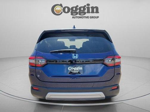 Obsidian Blue Pearl 2024 Honda Pilot EX-L 7-Passenger