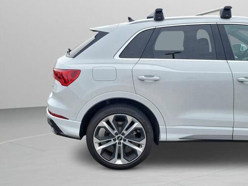 2020 Audi Q3 45 S line Prestige