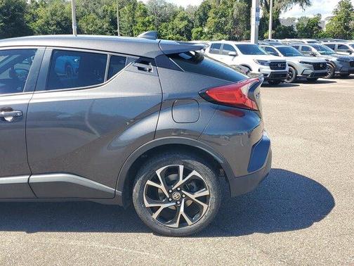 2021 Toyota C-HR XLE
