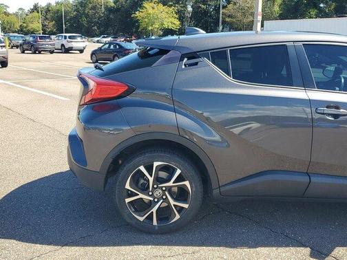 2021 Toyota C-HR XLE