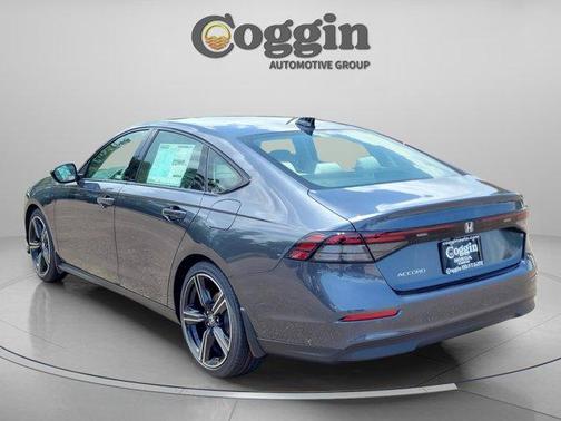 Meteorite Gray Metallic 2026 Honda Accord SE