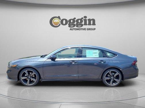 Meteorite Gray Metallic 2026 Honda Accord SE