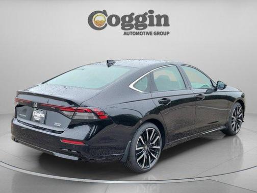 Crystal Black Pearl 2026 Honda Accord Hybrid Touring