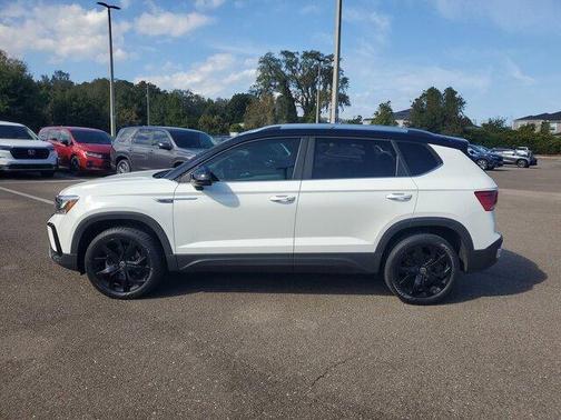 2024 Volkswagen Taos 1.5T SE