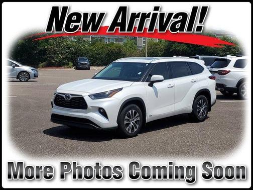 2022 Toyota Highlander Hybrid XLE