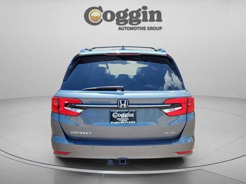 Lunar Silver Metallic 2021 Honda Odyssey Elite