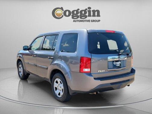 Modern Steel Metallic 2014 Honda Pilot LX