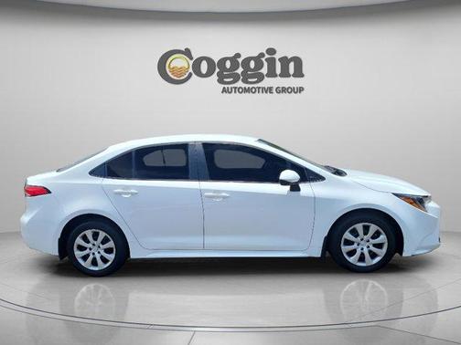 Ice 2025 Toyota Corolla LE