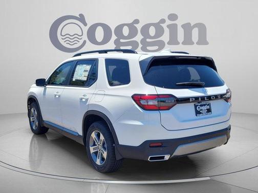 Solar Silver Metallic 2026 Honda Pilot EX-L