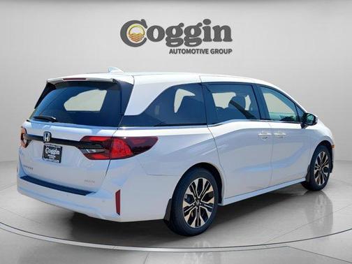 Platinum White Pearl 2026 Honda Odyssey Elite