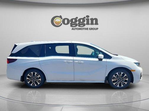 Platinum White Pearl 2026 Honda Odyssey Elite