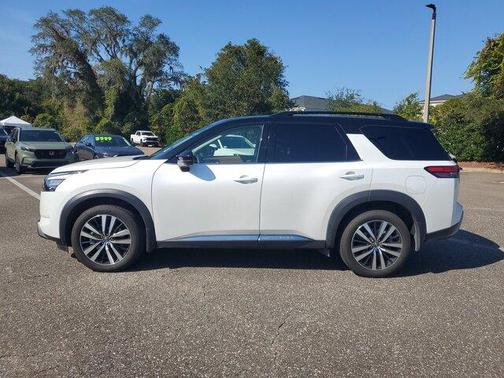 2025 Nissan Pathfinder Platinum