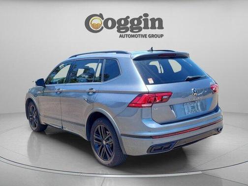 Platinum Gray Metallic 2022 Volkswagen Tiguan 2.0T SE R-Line Black