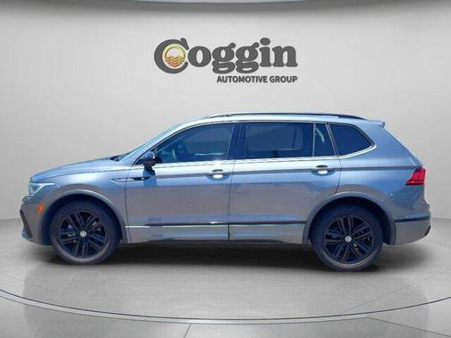 Platinum Gray Metallic 2022 Volkswagen Tiguan 2.0T SE R-Line Black