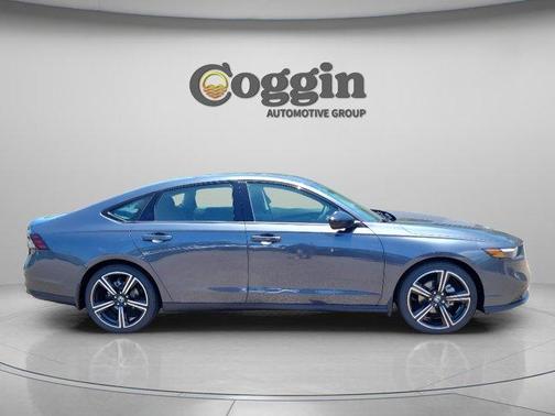 Meteorite Gray Metallic 2026 Honda Accord SE