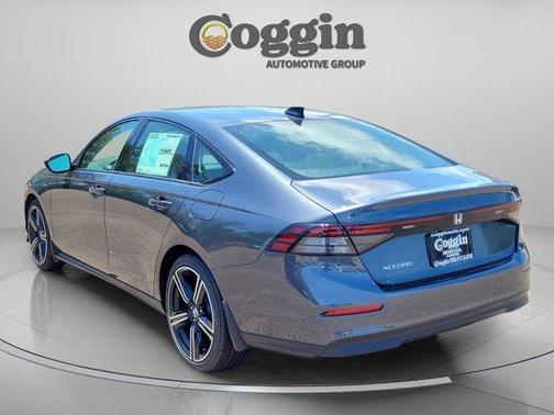 Meteorite Gray Metallic 2026 Honda Accord SE
