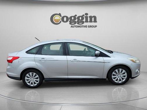Ingot Silver 2012 Ford Focus SE