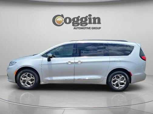 Silver Mist Clearcoat 2023 Chrysler Pacifica Limited
