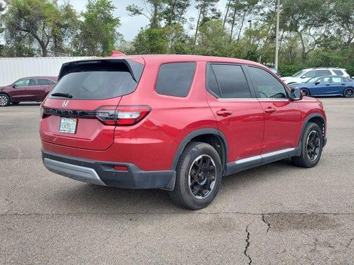 Radiant Red Metallic II 2025 Honda Pilot Sport