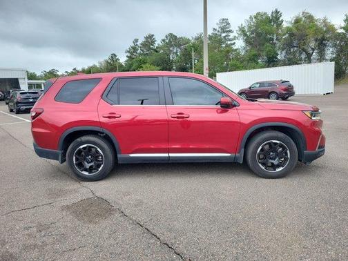 Radiant Red Metallic II 2025 Honda Pilot Sport