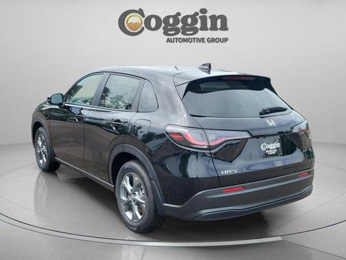 Crystal Black Pearl 2026 Honda HR-V LX