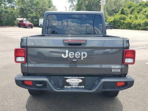 2023 Jeep Gladiator Overland