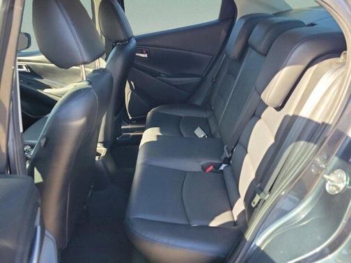 2019 Toyota Yaris Sedan XLE