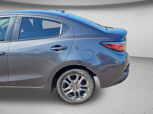 2019 Toyota Yaris Sedan XLE