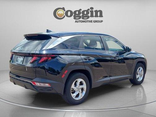 Black Pearl 2024 Hyundai TUCSON SE