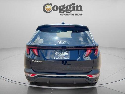 Black Pearl 2024 Hyundai TUCSON SE