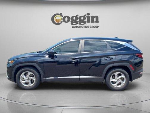 Black Pearl 2024 Hyundai TUCSON SE