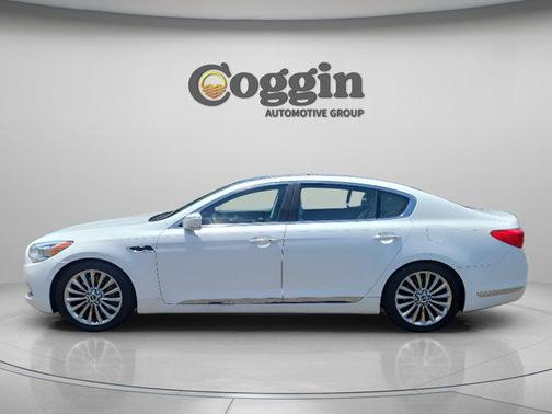 Snow White Pearl 2015 Kia K900 Luxury
