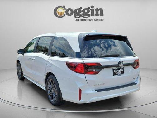 Platinum White Pearl 2026 Honda Odyssey Touring