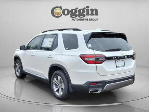 Solar Silver Metallic 2026 Honda Pilot EX-L