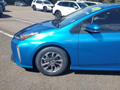 2022 Toyota Prius L