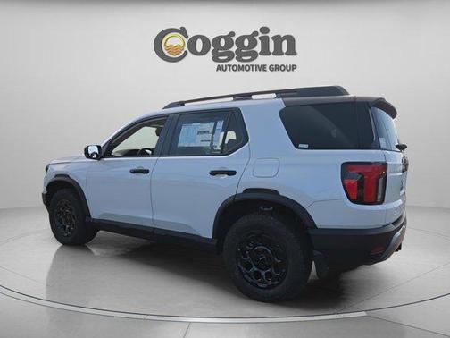 Platinum White Pearl 2026 Honda Passport TrailSport Blackout