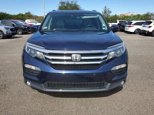 Photo 2 of 16 of 2016 Honda Pilot Touring
