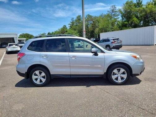 Ice Silver Metallic 2015 Subaru Forester 2.5i Premium