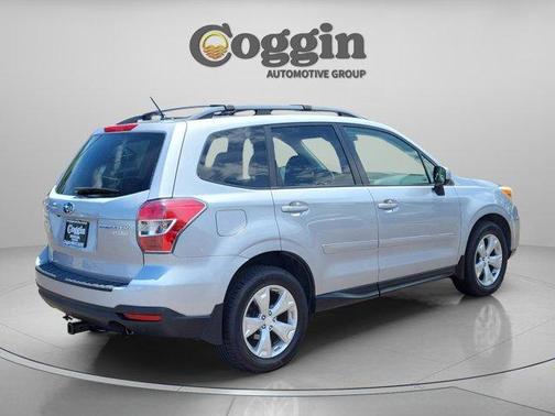 Ice Silver Metallic 2015 Subaru Forester 2.5i Premium
