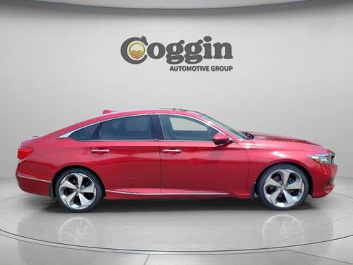Radiant Red Metallic 2018 Honda Accord Touring
