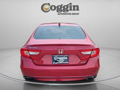 Radiant Red Metallic 2018 Honda Accord Touring