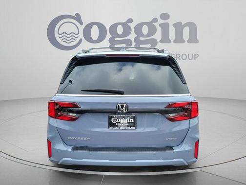 Sonic Gray Pearl 2027 Honda Odyssey Elite