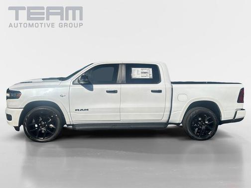 Ivory White Tri-Coat Pearlcoat 2026 RAM 1500 Laramie