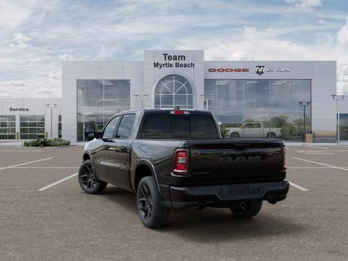 Diamond Black Crystal Pearlcoat 2026 RAM 1500 Laramie