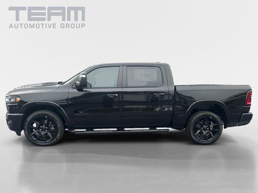 Diamond Black Crystal Pearlcoat 2026 RAM 1500 Laramie