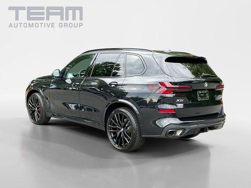 Black Sapphire Metallic 2026 BMW X5 xDrive40i