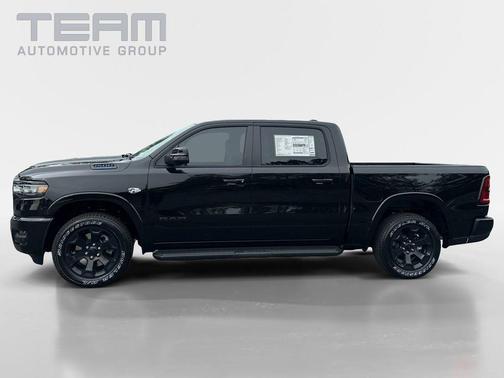 Diamond Black Crystal Pearlcoat 2026 RAM 1500 Big Horn/Lone Star