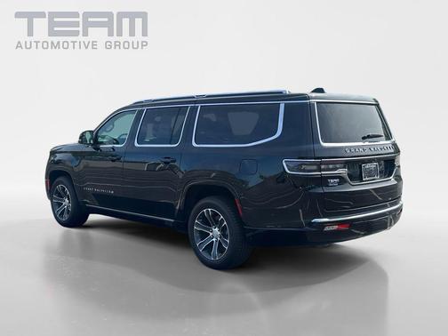 Diamond Black Crystal Pearlcoat 2024 Jeep Grand Wagoneer L 4x4