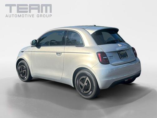 2025 FIAT 500e Giorgio Armani FWD