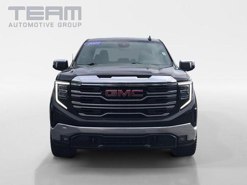 Onyx Black 2022 GMC Sierra 1500 SLT